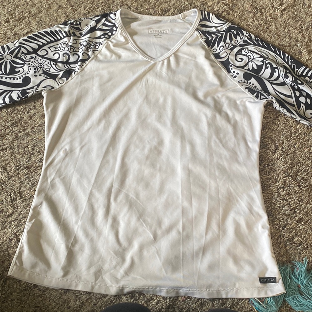 Long sleeve athleta shirt